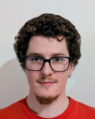 Julien, développeur web certifié basé en Suisse